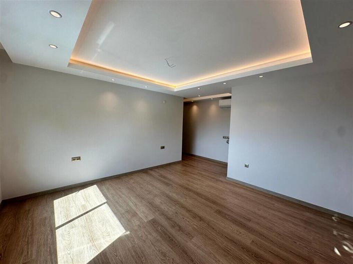Image No.15-4 Bed Apartment for sale