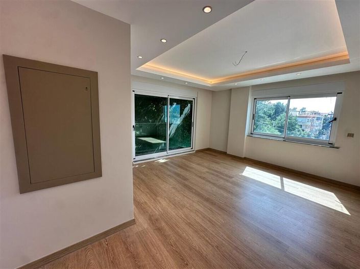 Image No.17-4 Bed Apartment for sale
