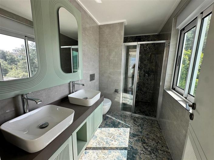 Image No.21-4 Bed Apartment for sale