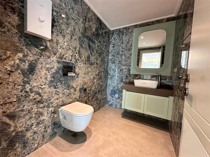 Image No.23-4 Bed Apartment for sale