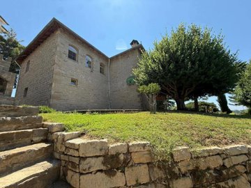 Exterior 8