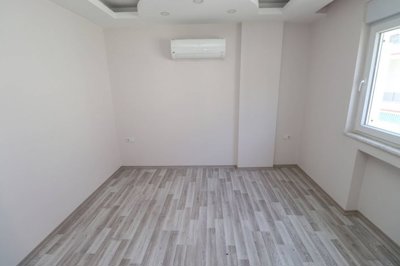 Interior 5