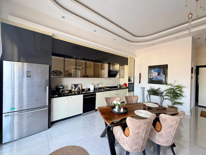Image No.24-3 Bed Apartment for sale