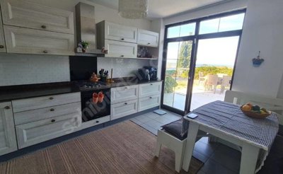 Interior 7