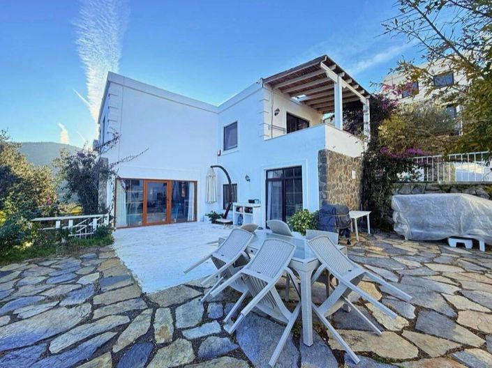 Image No.2-Maison / Villa de 4 chambres à vendre à Geris