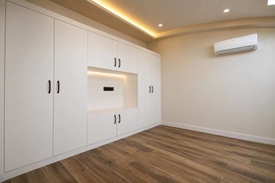 Interior 7