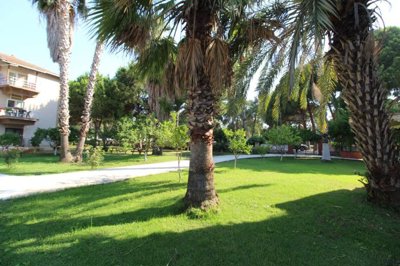 Exterior 13