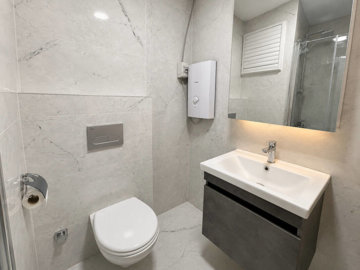 Interior 6