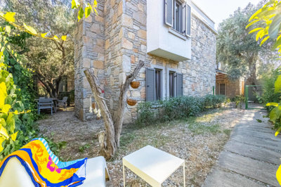 Exterior 12