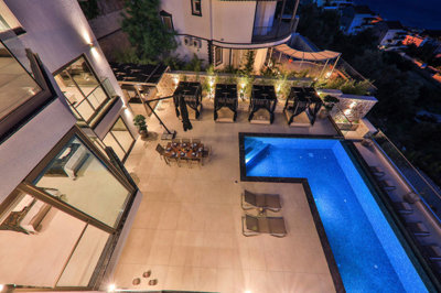 Exterior 12