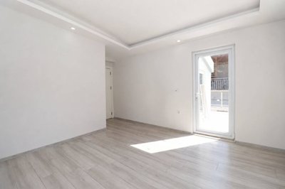 Interior 7