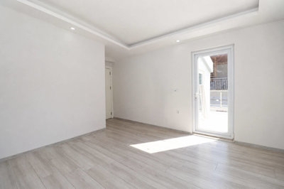 Interior 7