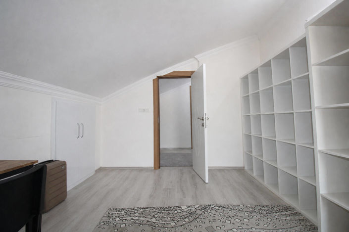Image No.19-5 Bed Apartment for sale