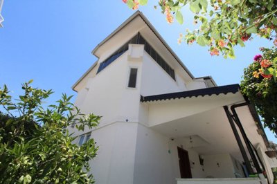 Exterior 1