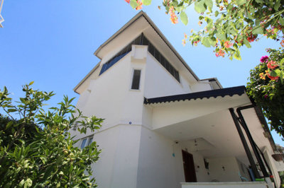 Exterior 1