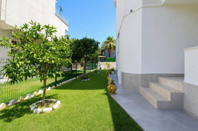 Exterior 6