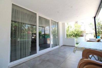 Exterior 8