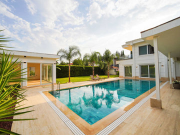 Exterior 4