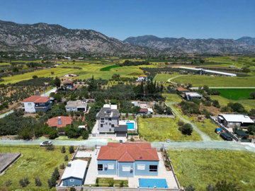 Exterior 4
