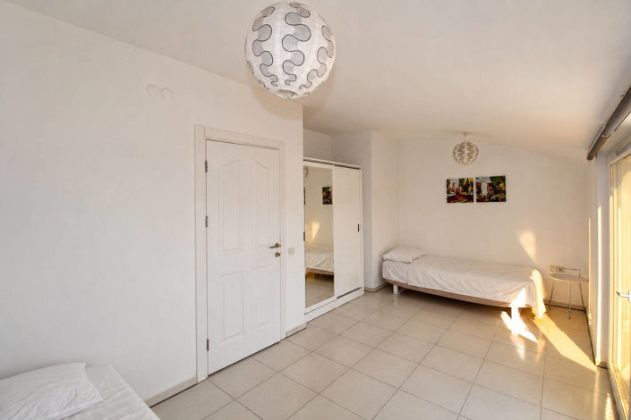 Image No.20-4 Bed Apartment for sale