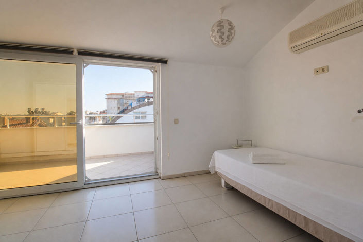 Image No.21-4 Bed Apartment for sale