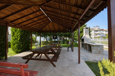 Exterior 4