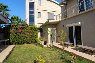 Exterior 3