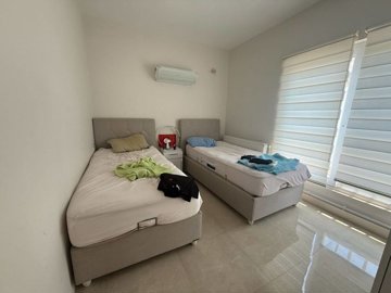 Interior 6