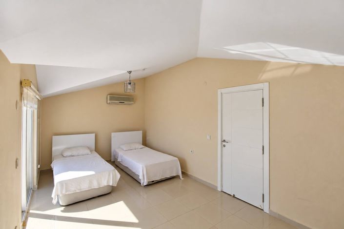 Image No.21-4 Bed Apartment for sale