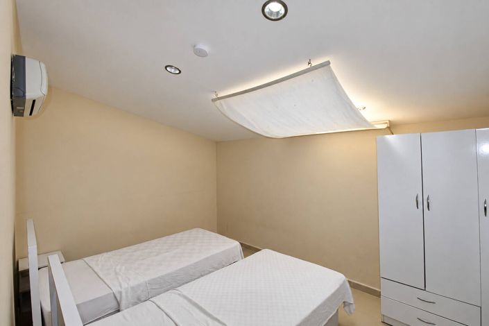 Image No.24-4 Bed Apartment for sale