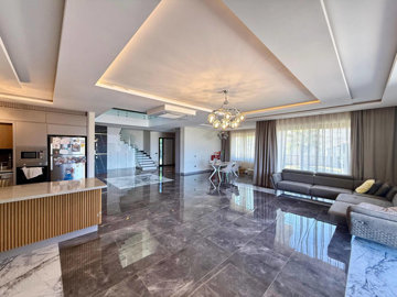 Interior 3