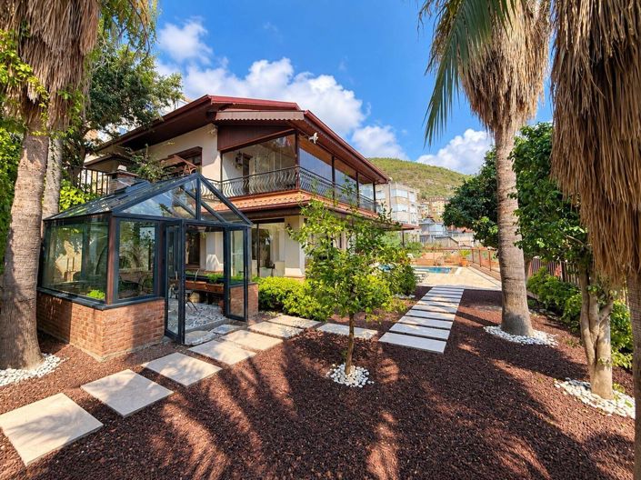 Image No.2-4 Bed House/Villa for sale