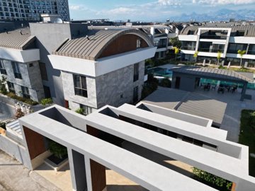 Exterior 12