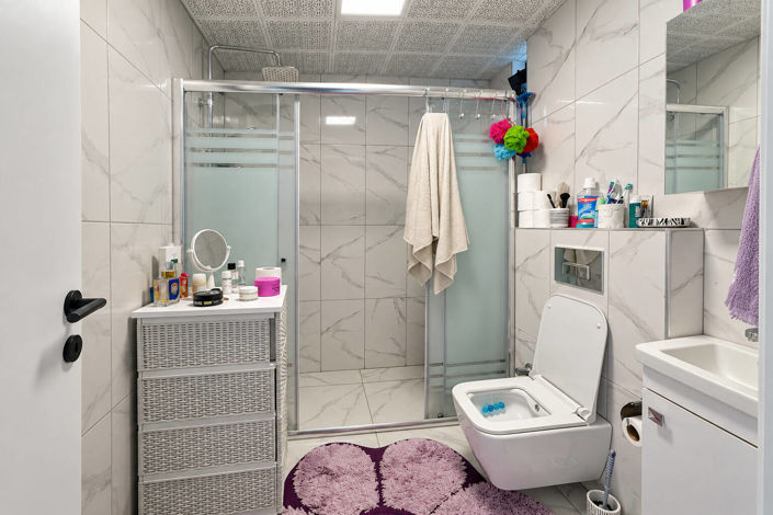 Image No.17-2 Bed Apartment for sale