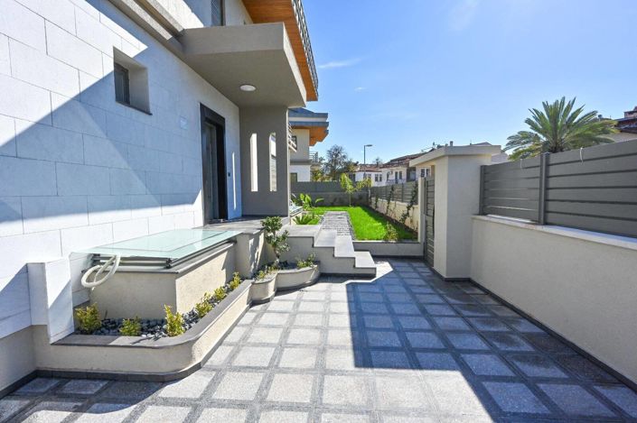 Image No.3-5 Bed House/Villa for sale