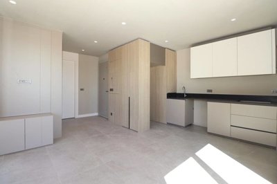 Interior 5