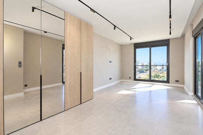 Image No.7-12 Bed House/Villa for sale