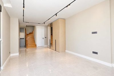 Interior 3