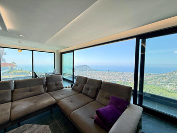 Interior 6