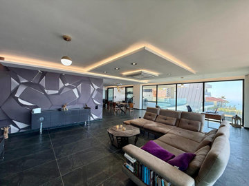 Interior 3