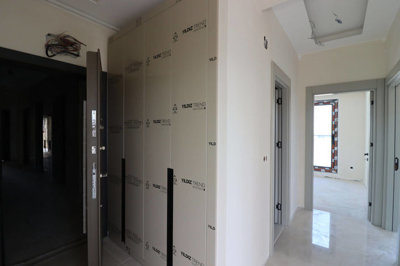 Interior 8