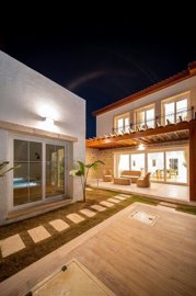 Exterior 1