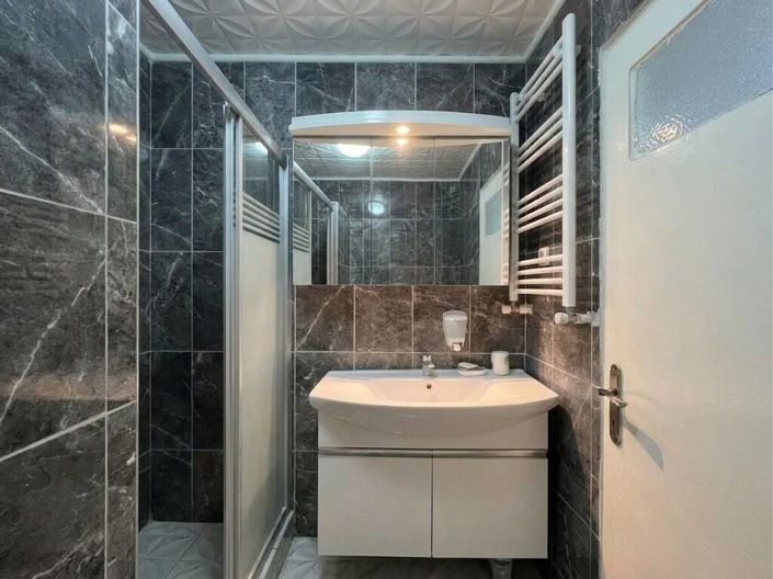 Image No.20-3 Bed Apartment for sale