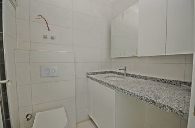Interior 6