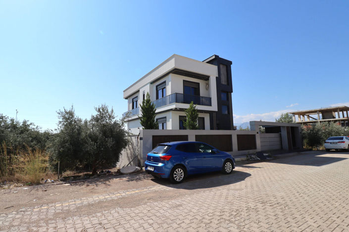 Image No.13-4 Bed House/Villa for sale