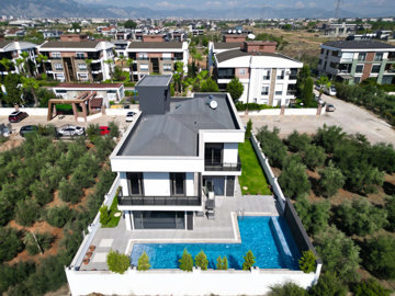 Exterior 4