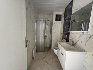 Interior 8