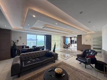 Interior 2