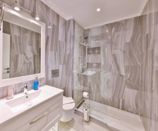Interior 9
