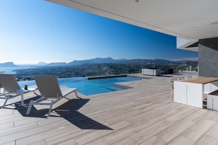 Image No.1-4 Bed House/Villa for sale